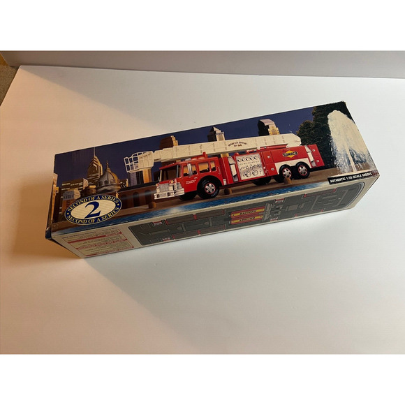 Sunoco Aerial Tower Fire Truck Marcus Hook 1995 Collectors Edition - Picture 1 of 3